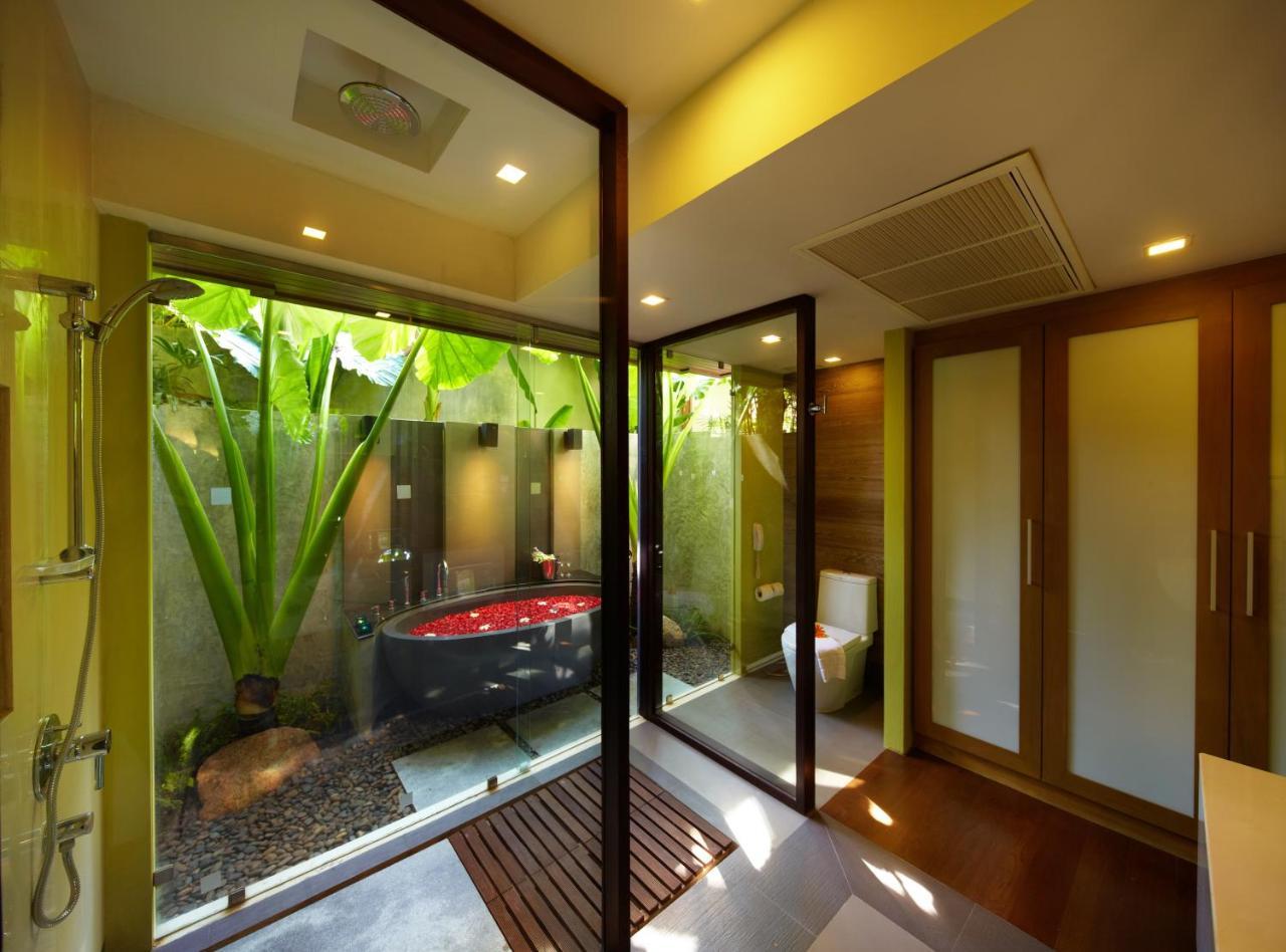 Chaweng Regent Beach Resort Zewnętrze zdjęcie Bathroom with a rain shower